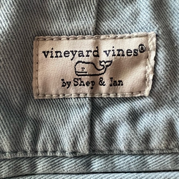 Men’s Vineyard Vines Shorts - Picture 3 of 5